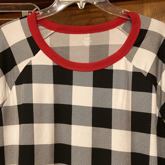 NWT 2X Black & White Plaid Pajamas with Red Trim - Picture 3 of 12